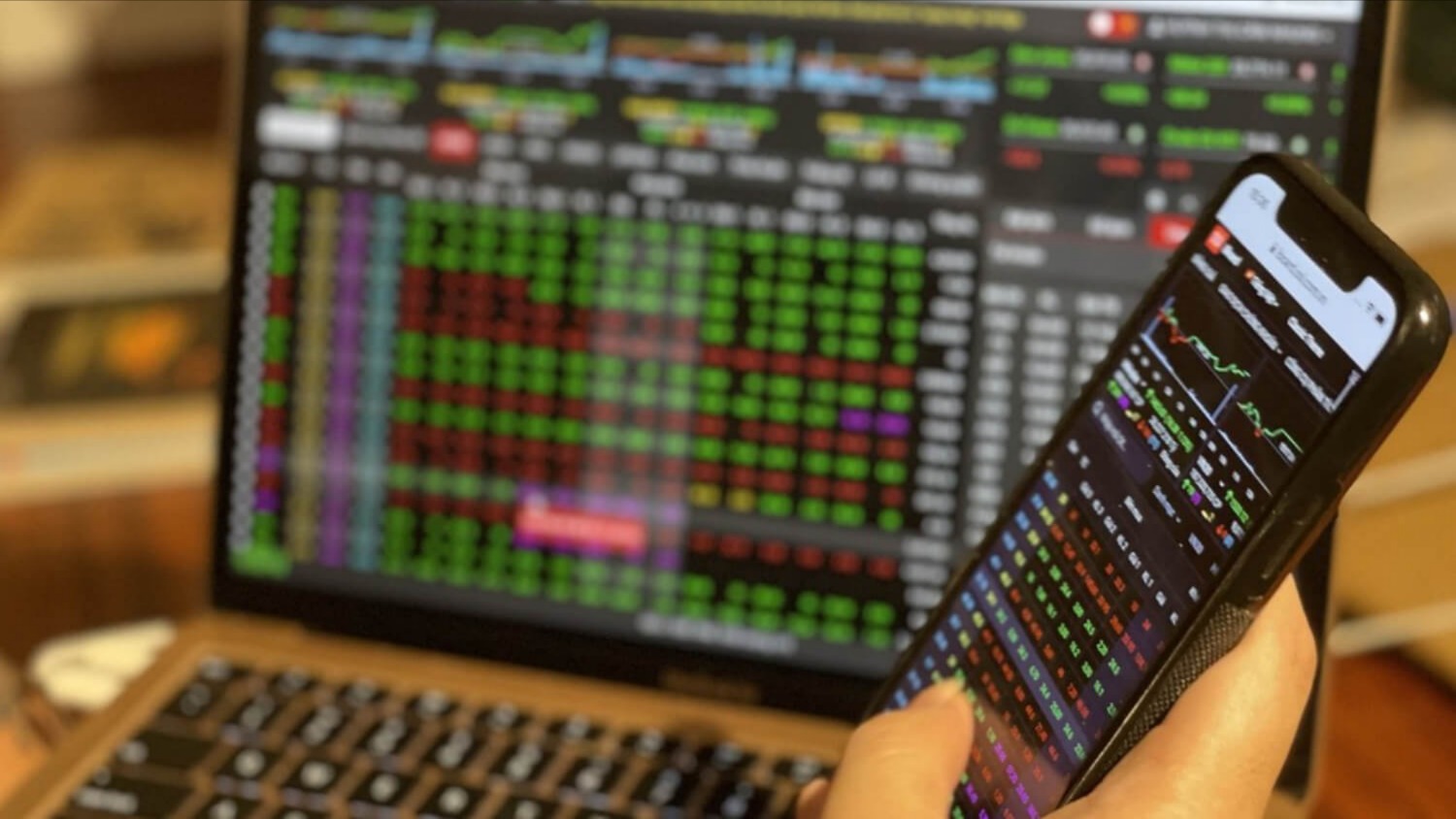 VN-Index mất 47 điểm trong tuần, rời mốc 1.800 điểm