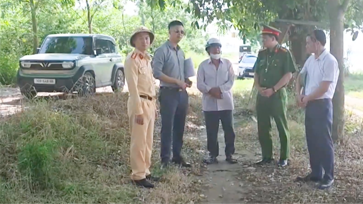 Quyết liệt 'xóa sổ' bến đò ngang, bến vật liệu vi phạm 