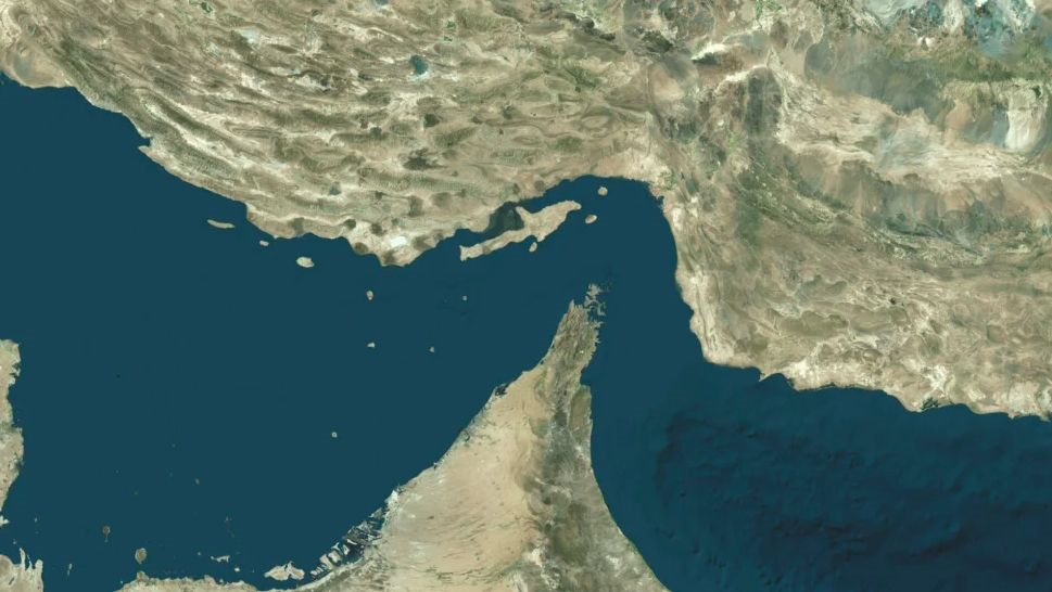 Iran bảo vệ quyền làm giàu urani và kiểm soát eo biển Hormuz