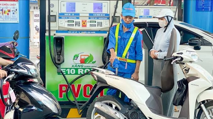 Xăng E10 thúc đẩy chuyển đổi năng lượng xanh