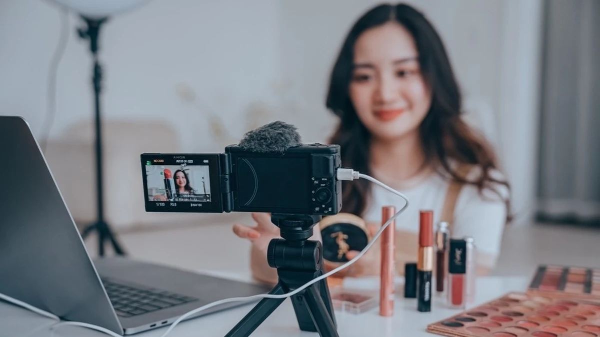 Người livestream bán hàng phải xác thực danh tính