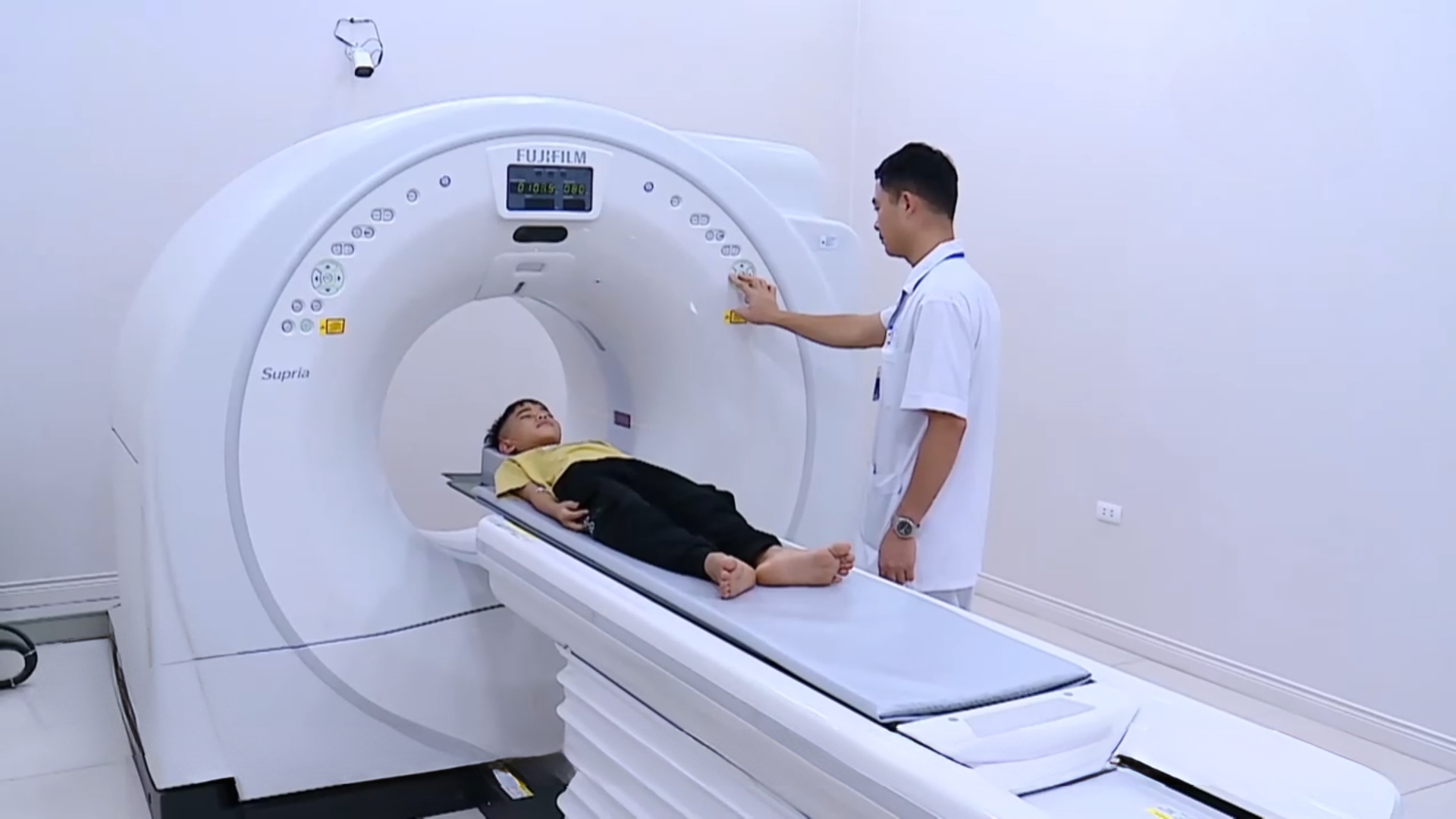 Hỗ trợ đến 20 triệu đồng/tháng cho bác sĩ về tuyến dưới