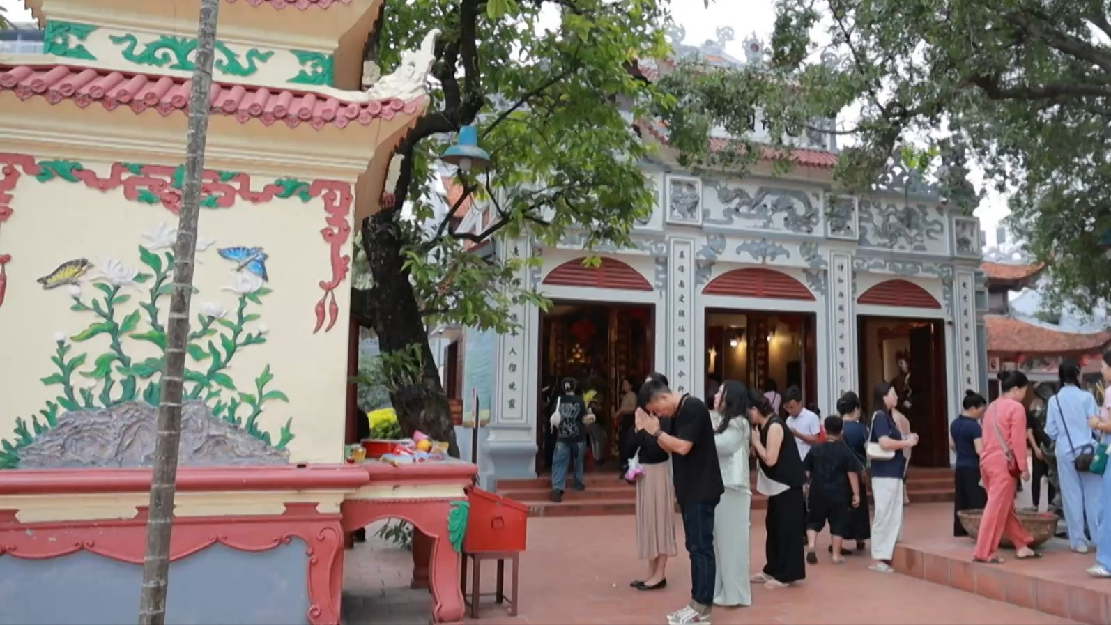 Phủ Tây Hồ - Chốn linh thiêng giữa lòng Hà Nội
