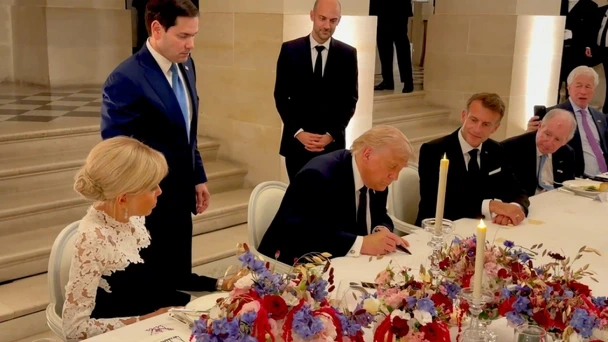Tổng thống Trump xác nhận ký bản cứng thỏa thuận Mỹ - Iran