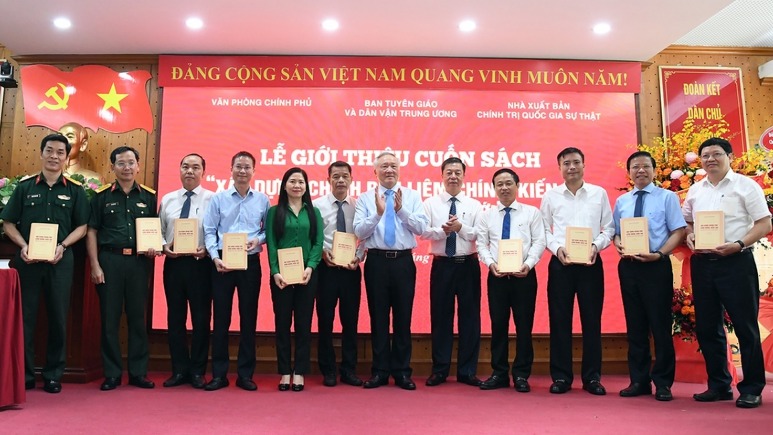 Ra mắt sách về xây dựng Chính phủ liêm chính, kiến tạo