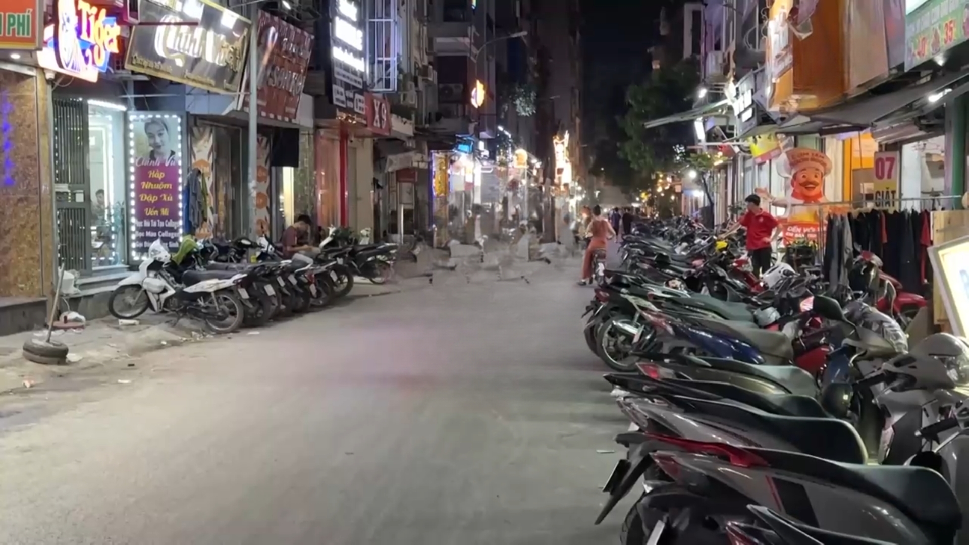 Vi phạm trật tự đô thị tại ngõ 66B Triều Khúc