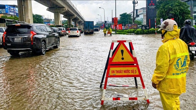 Hà Nội đề xuất cơ chế khẩn cấp xử lý 5 'điểm nghẽn'