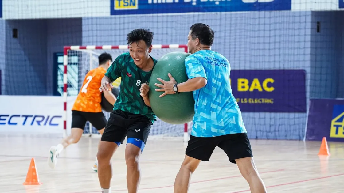 Quả bóng vàng futsal Việt Nam bất ngờ tái xuất chỉ sau 2 tháng giải nghệ