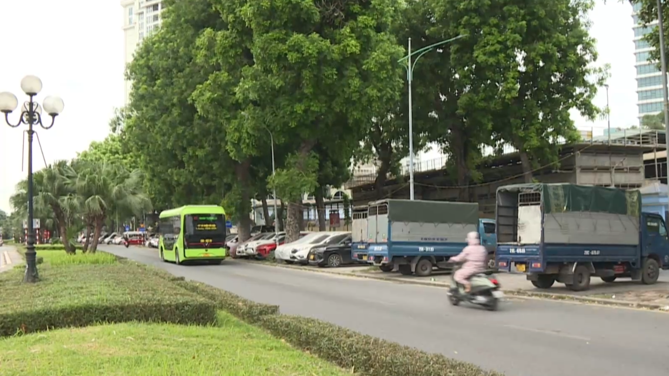 Hà Nội bố trí 11 bãi gửi xe ngoài vùng phát thải thấp