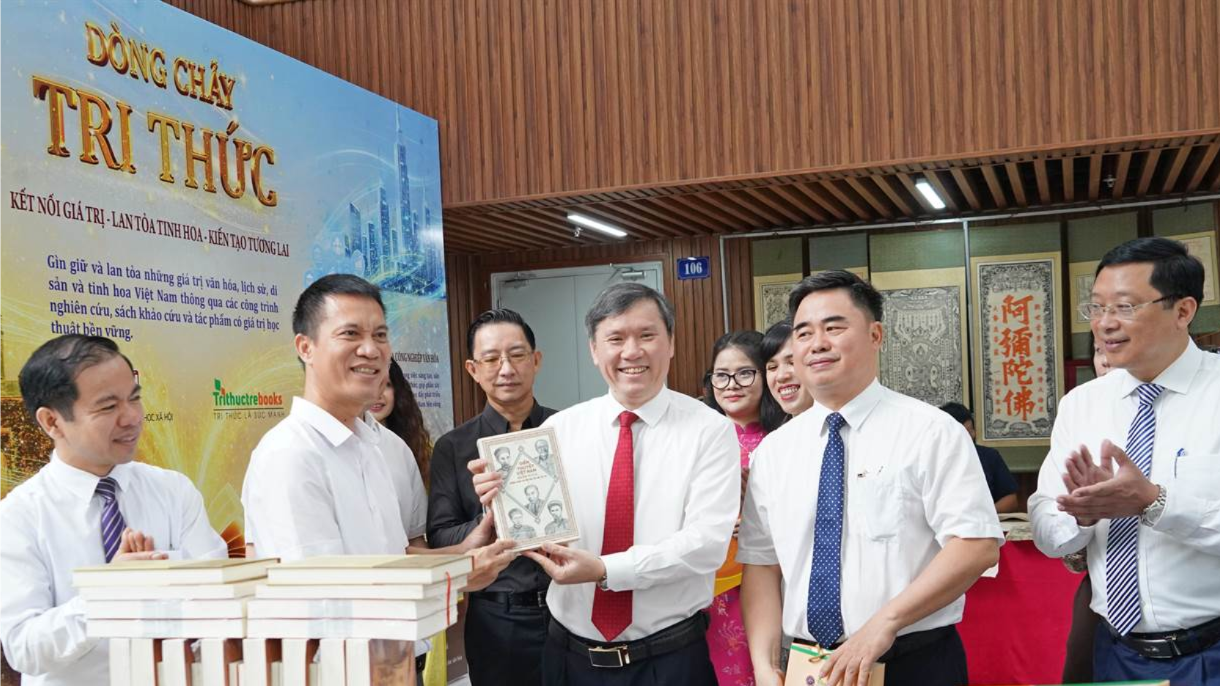 Triển lãm ‘Dòng chảy tri thức - Kiến tạo tương lai’