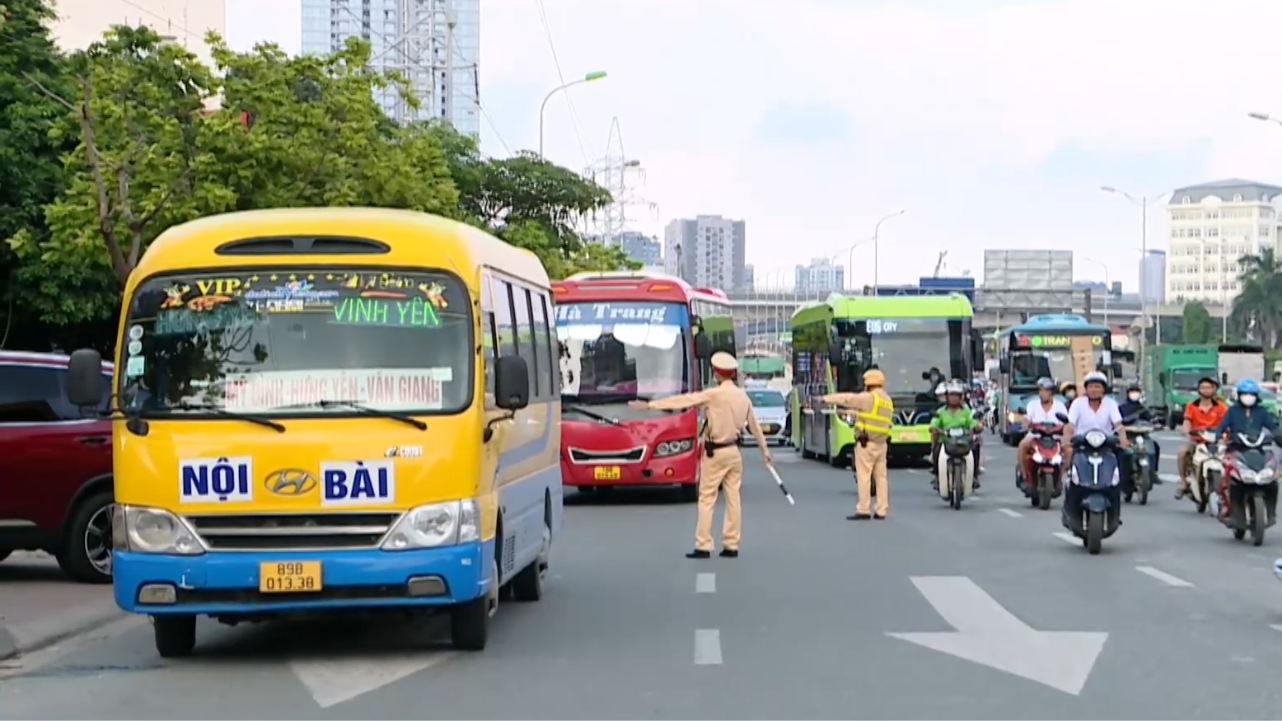 Siết chặt quản lý, lập lại trật tự vận tải hành khách