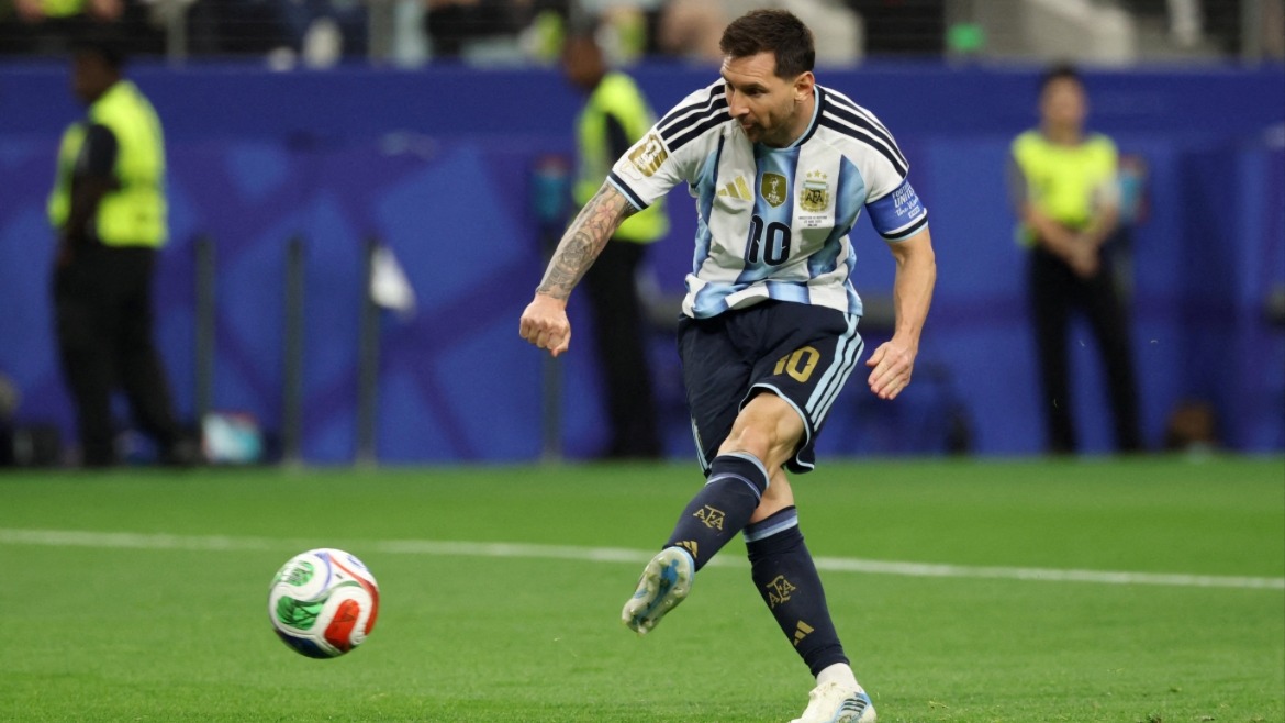 Messi xô đổ kỷ lục ghi bàn ở World Cup
