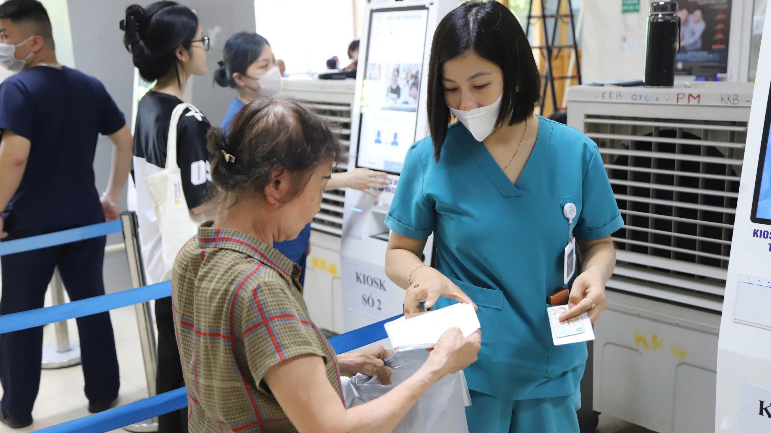 Sẵn sàng đón lượng bệnh nhân tăng 35% khi chính sách BHYT mới có hiệu lực