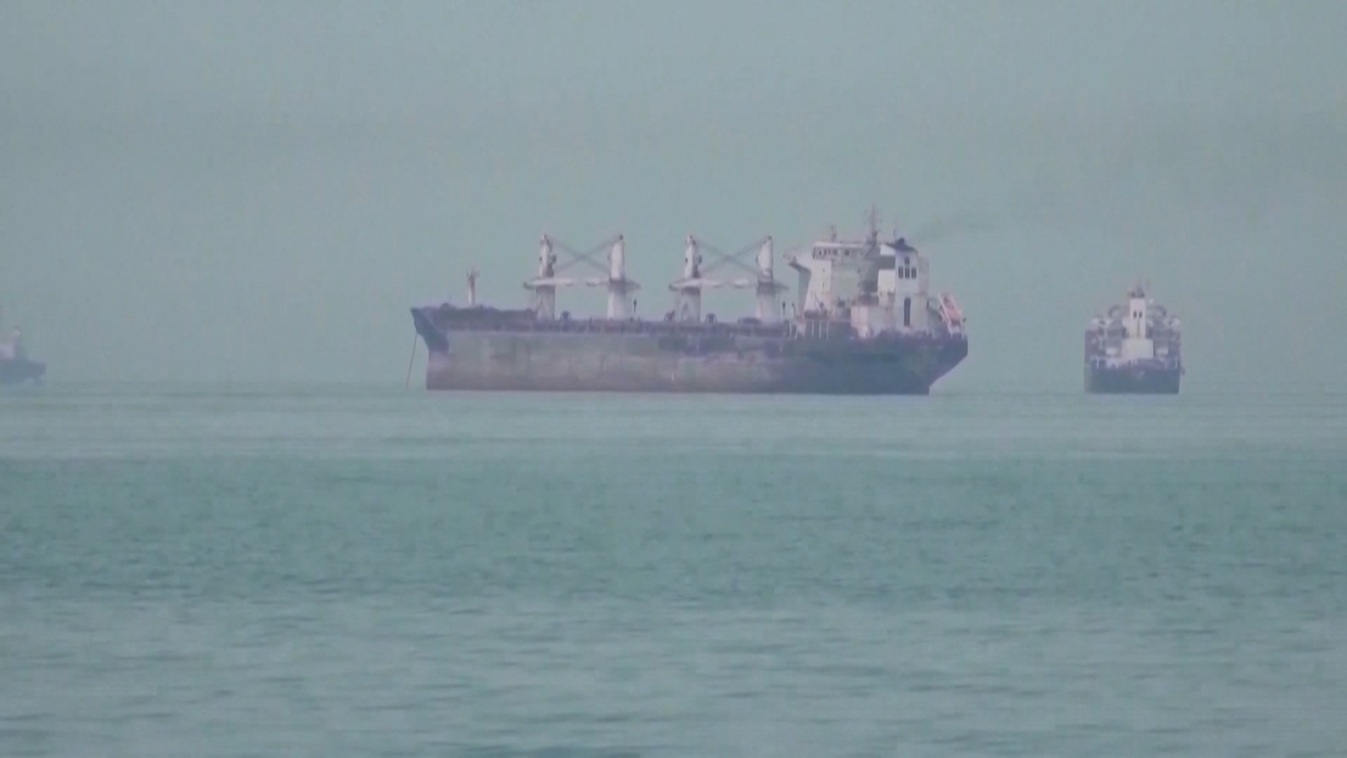 Tổng thống Mỹ: Iran không thu phí tàu thuyền qua Hormuz 