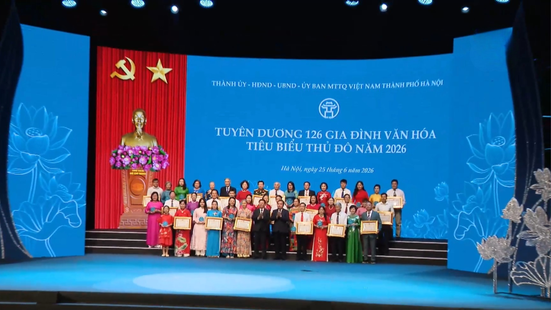Tuyên dương 126 gia đình văn hóa tiêu biểu của Thủ đô