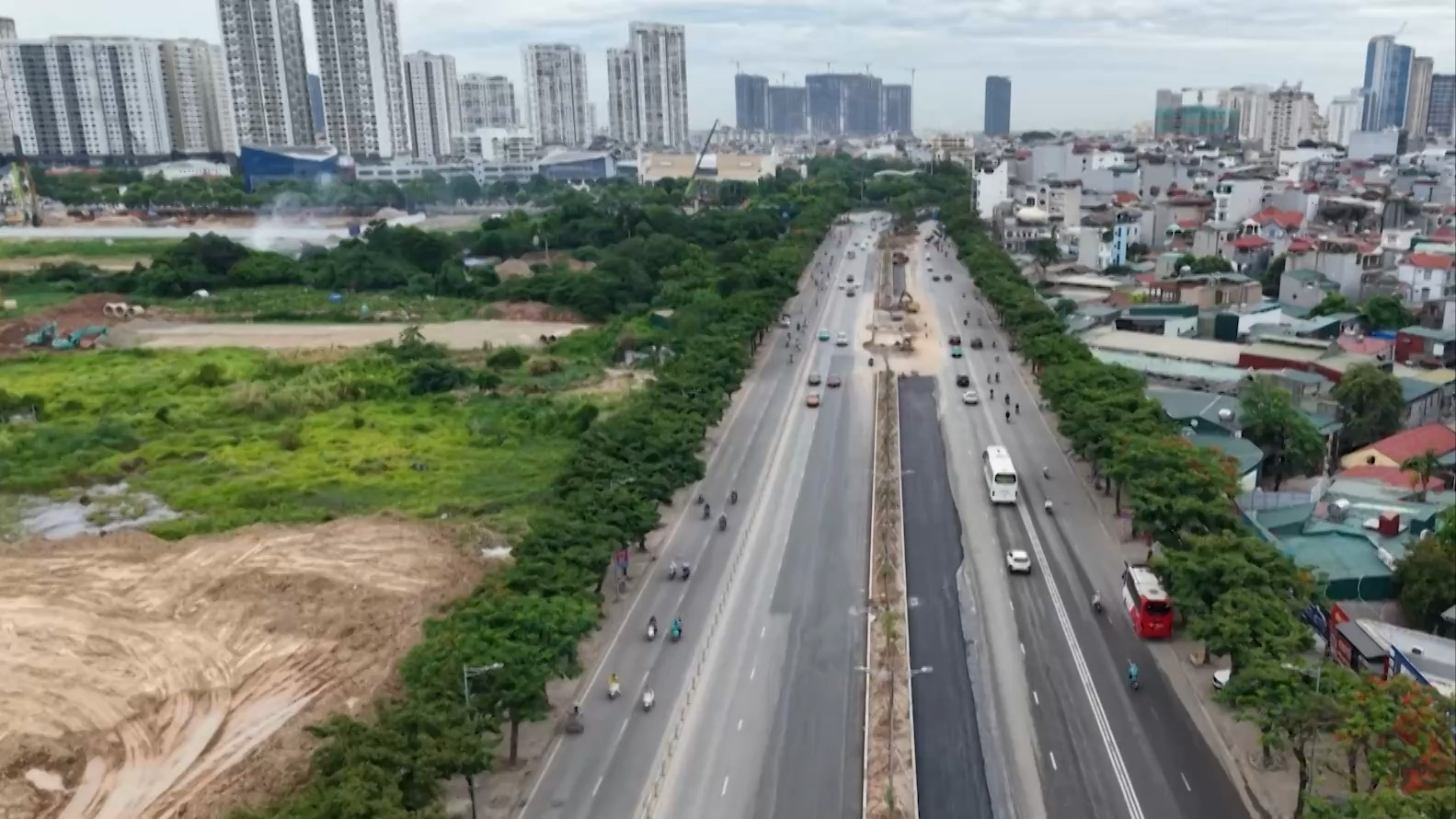Đường Võ Chí Công hết cảnh quây tôn, giao thông thông thoáng