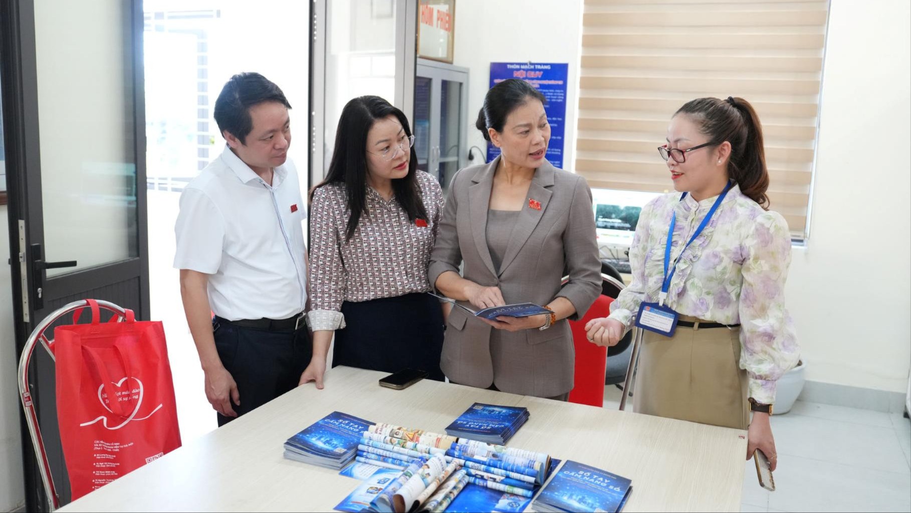 Xây dựng cơ chế quản lý, khai thác hiệu quả các thiết chế văn hóa