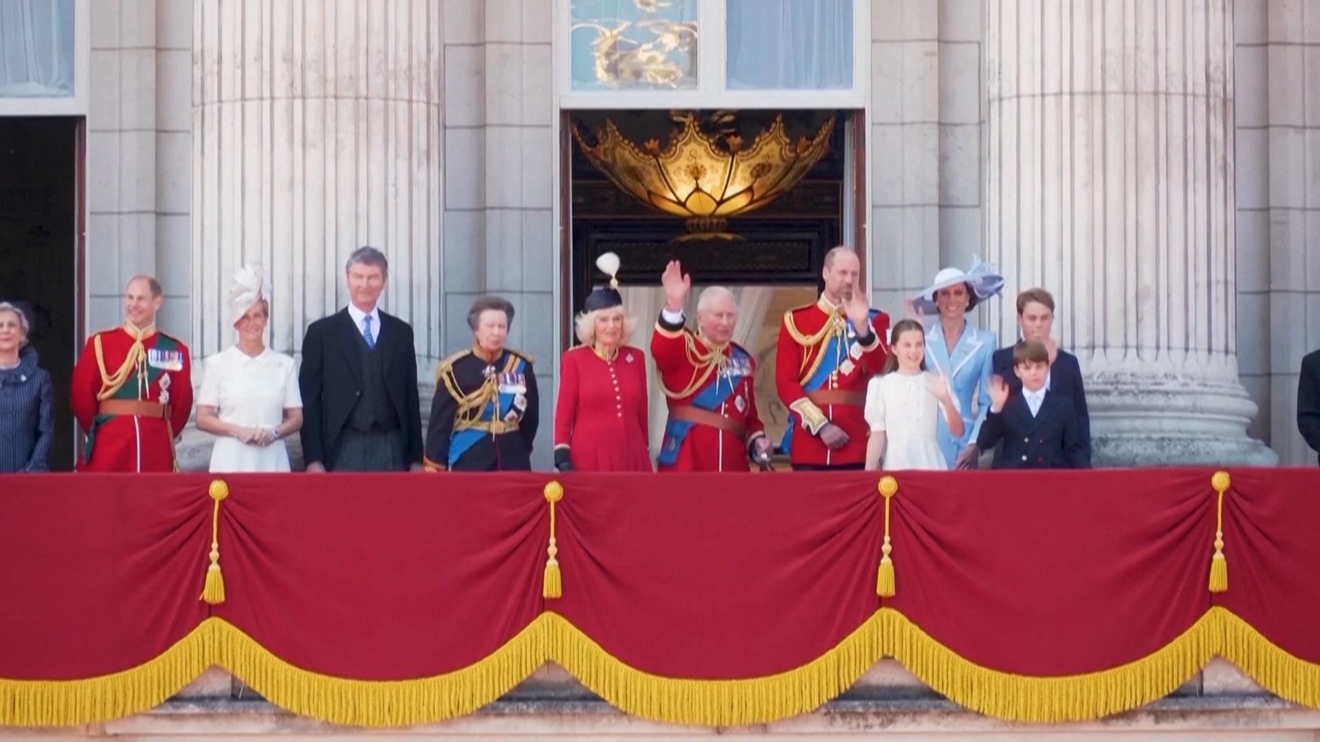 Vua Charles III dừng thông lệ 200 năm của Hoàng gia Anh