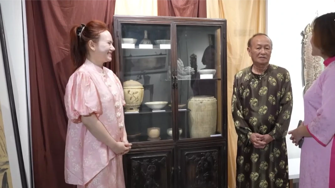 Người dành nửa cuộc đời lưu giữ cổ vật Việt