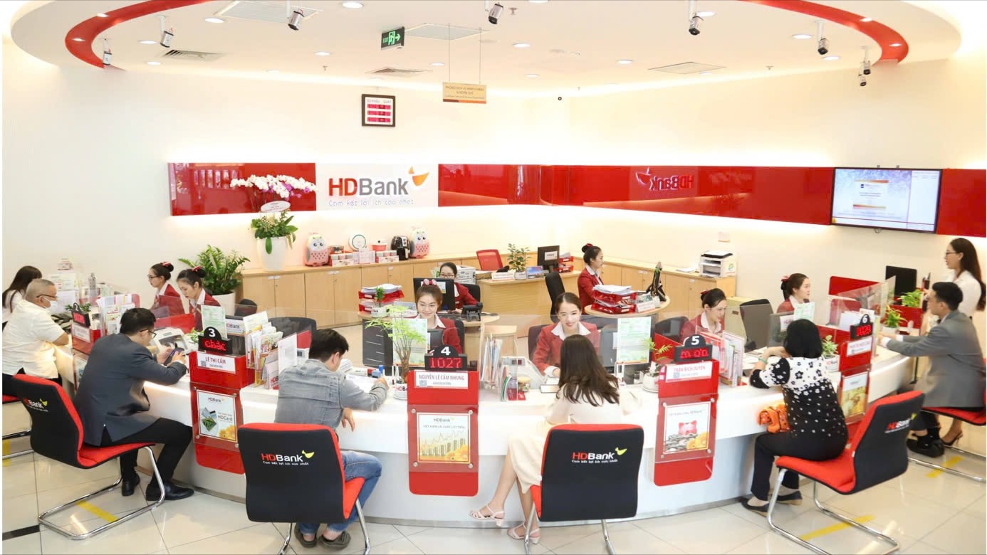 Dự báo lợi nhuận hai ngân hàng tăng 50% trong quý II