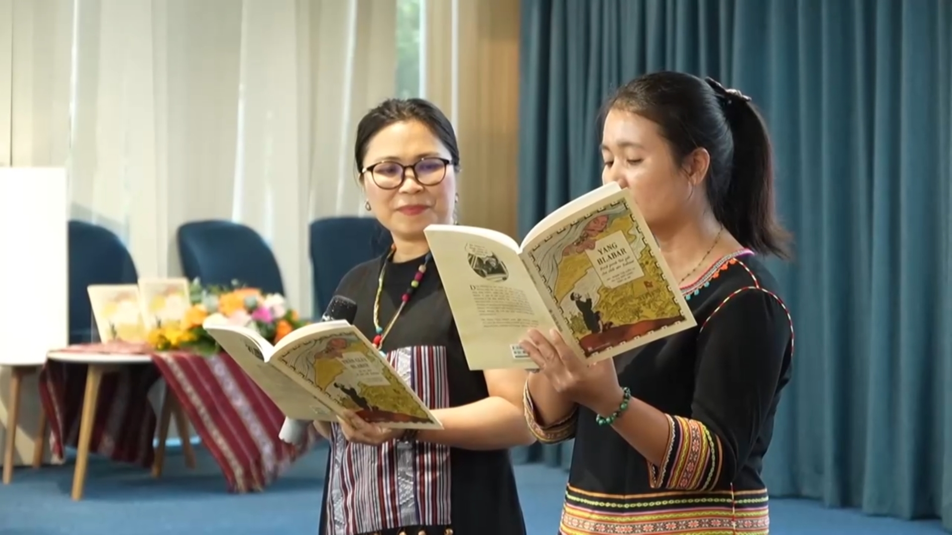 Khám phá chữ viết Bahnar bằng ngôn ngữ truyện tranh