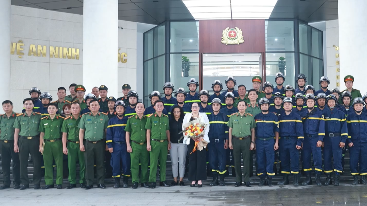 Lễ xuất quân đoàn công tác Bộ Công an tham gia cứu hộ thảm họa động đất Venezuela