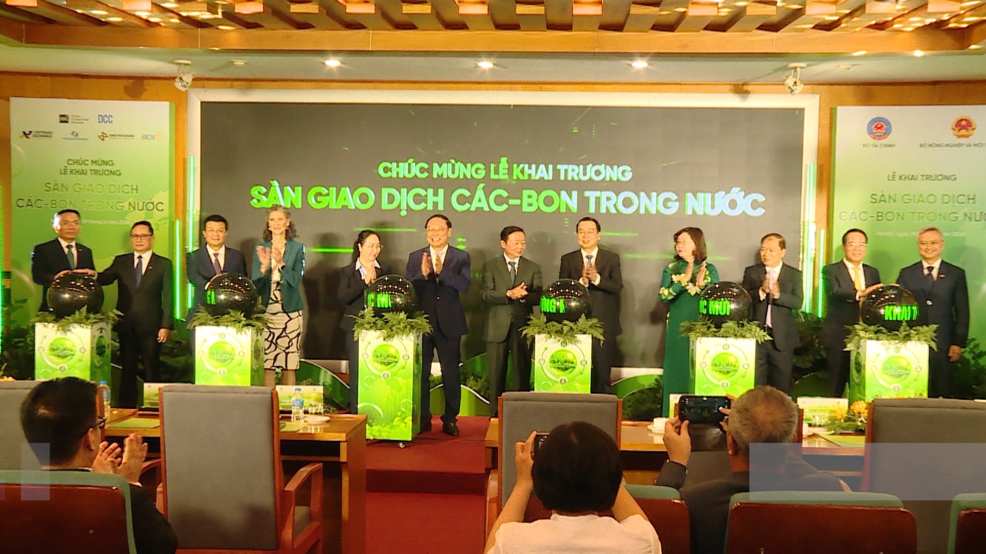 Chính thức vận hành sàn giao dịch carbon trong nước