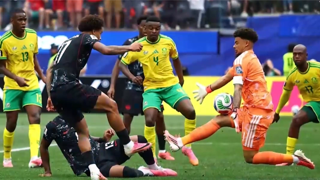 Đội tuyển Canada lần đầu vào vòng 1/8 World Cup
