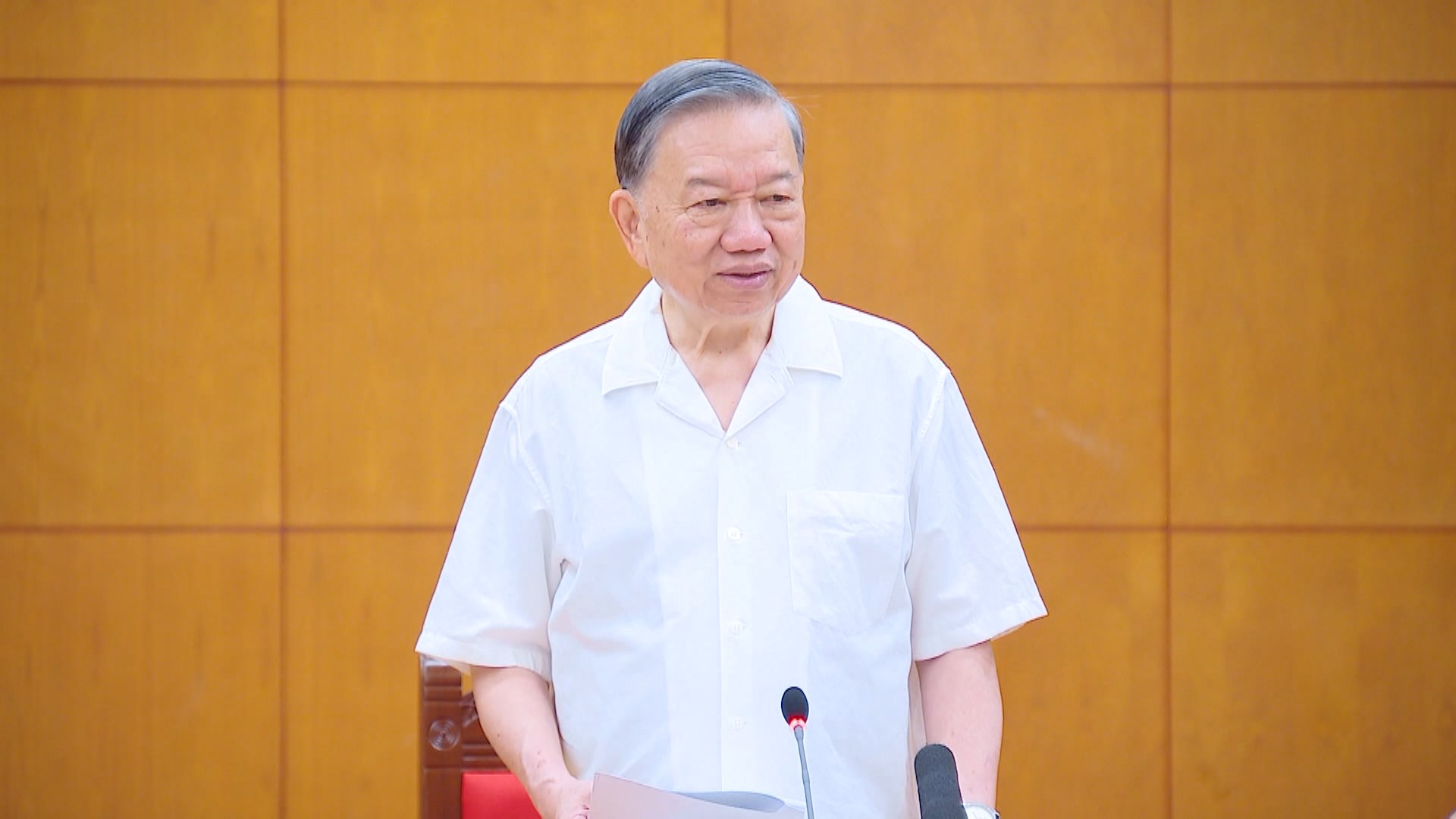 Không để xã hội giàu lên về vật chất nhưng nghèo đi về văn hóa, đạo đức và các giá trị nhân văn