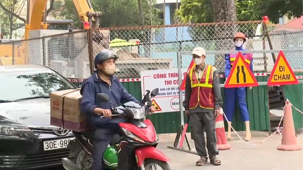 Đảm bảo ATGT hơn 70 vị trí rào chắn trên đường phố
