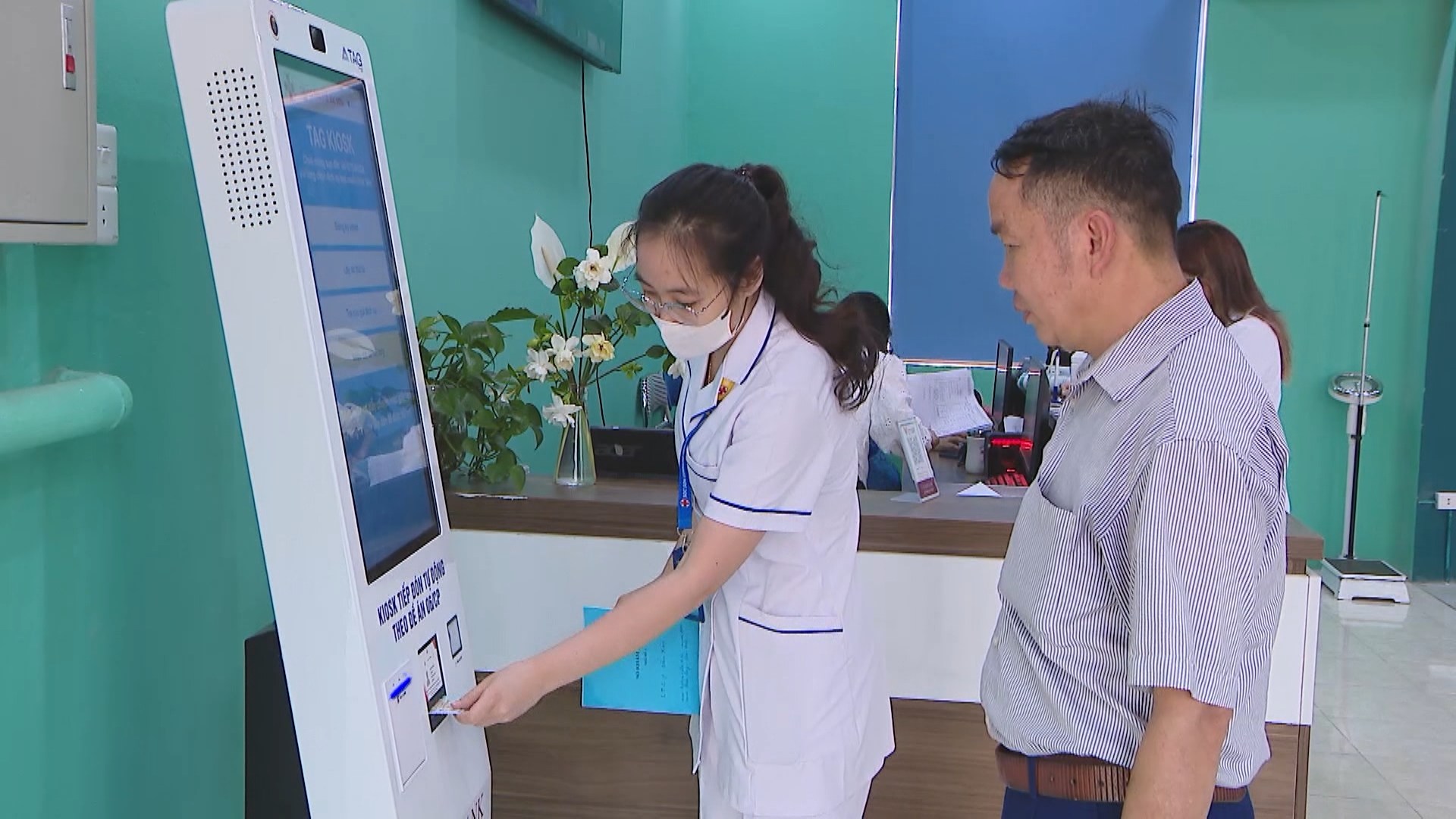 Đẩy mạnh chuyển đổi số, nâng cao chất lượng khám chữa bệnh