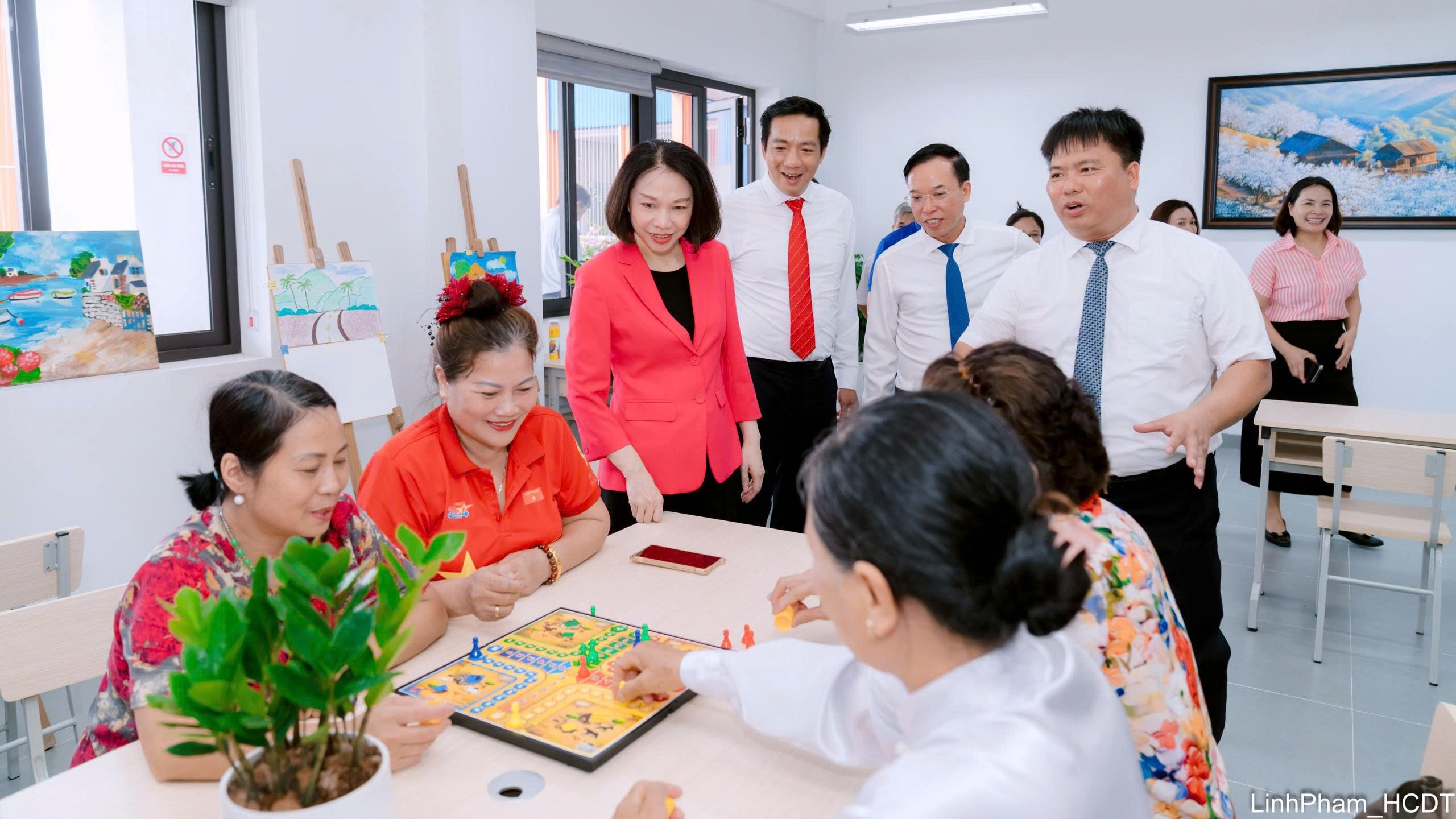 Khai trương Cơ sở chăm sóc sức khỏe ban ngày cho người cao tuổi đầu tiên tại Hà Nội