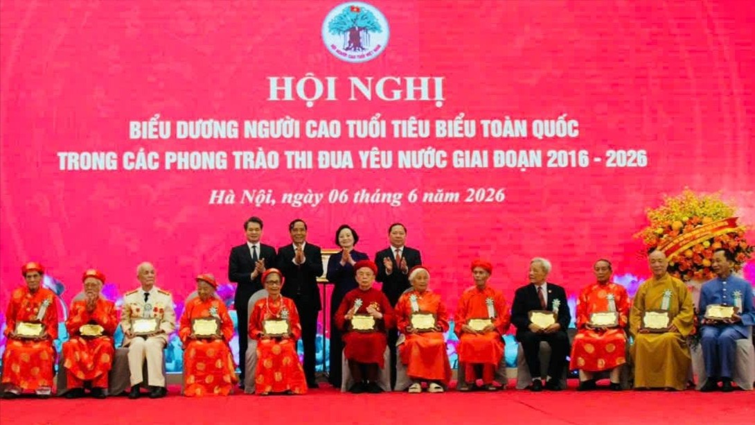 Tôn vinh 169 người cao tuổi tiêu biểu