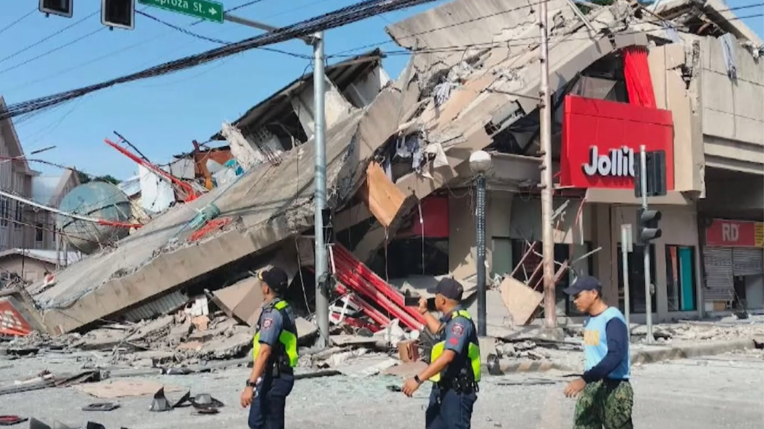 Động đất có độ lớn 7,8 độ ngoài khơi Philippines