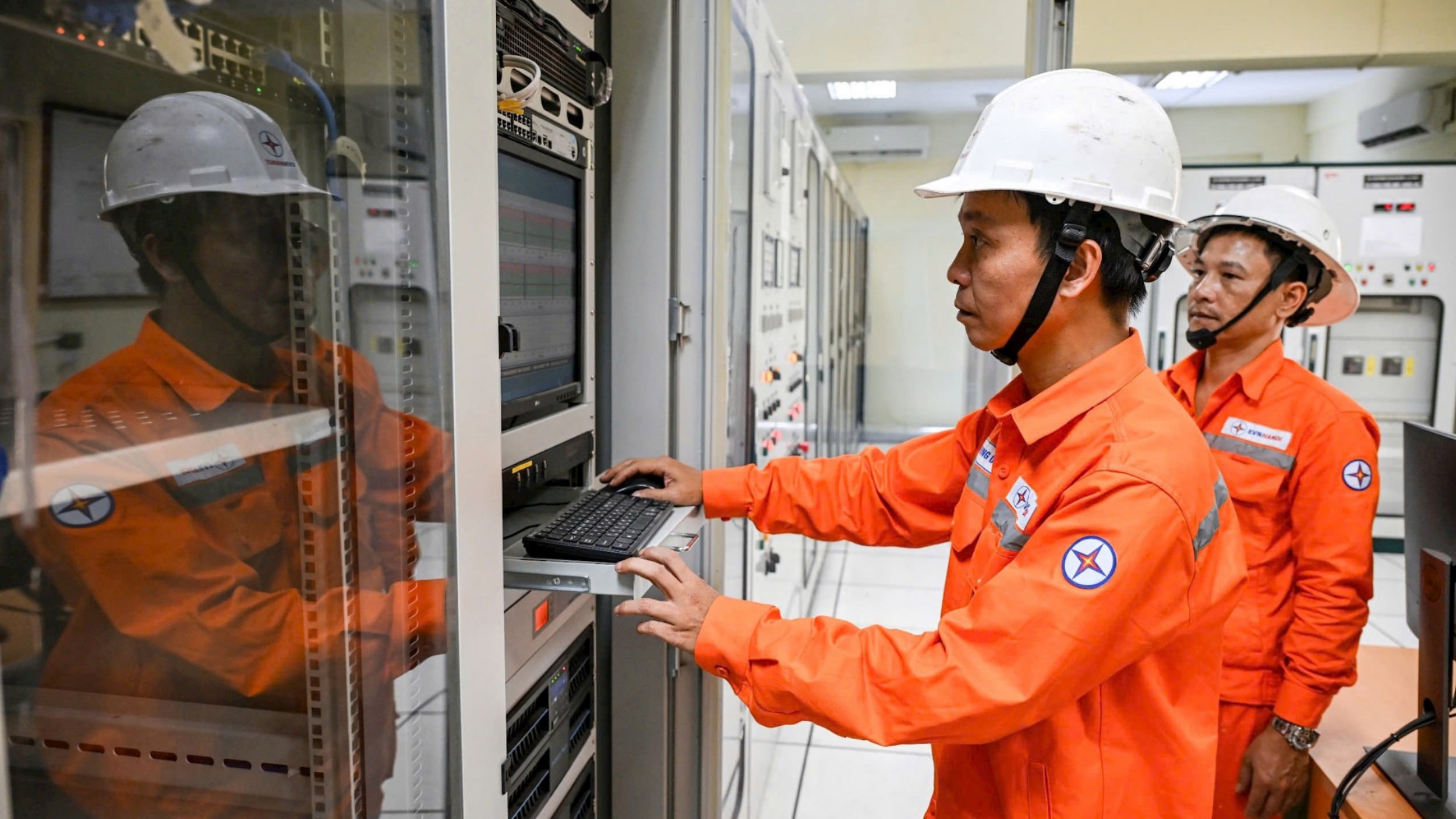EVN lý giải khoản tiền khủng gửi ngân hàng