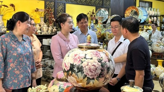Nghệ nhân Hà Nội: Sáng tạo - đổi mới để phát triển làng nghề