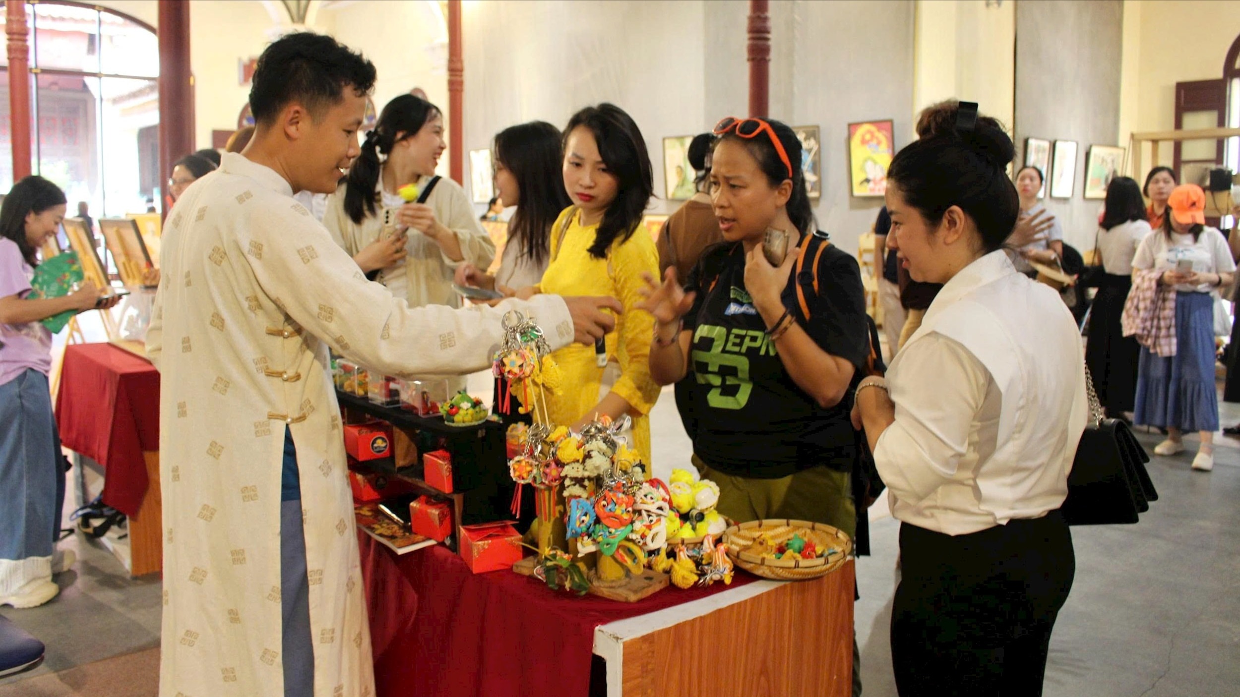 Làng nghề Hà Nội - Đánh thức di sản sáng tạo, phát triển du lịch bền vững