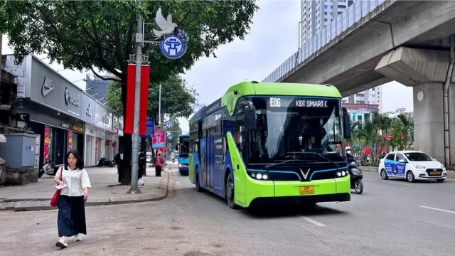 Từ 1/7, Hà Nội miễn phí vé xe buýt trong vùng phát thải thấp