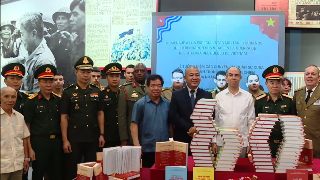 Tưởng niệm các chuyên gia quân sự Cuba hy sinh trong cuộc kháng chiến của Việt Nam