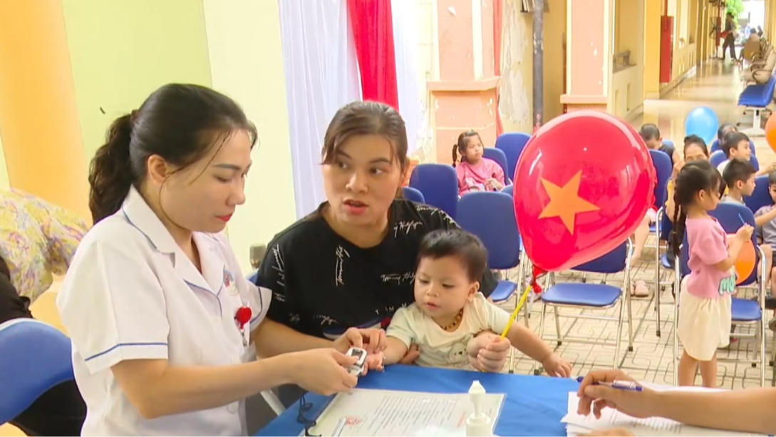 Xã Đa Phúc khám sức khoẻ định kỳ cho trẻ em dưới 6 tuổi