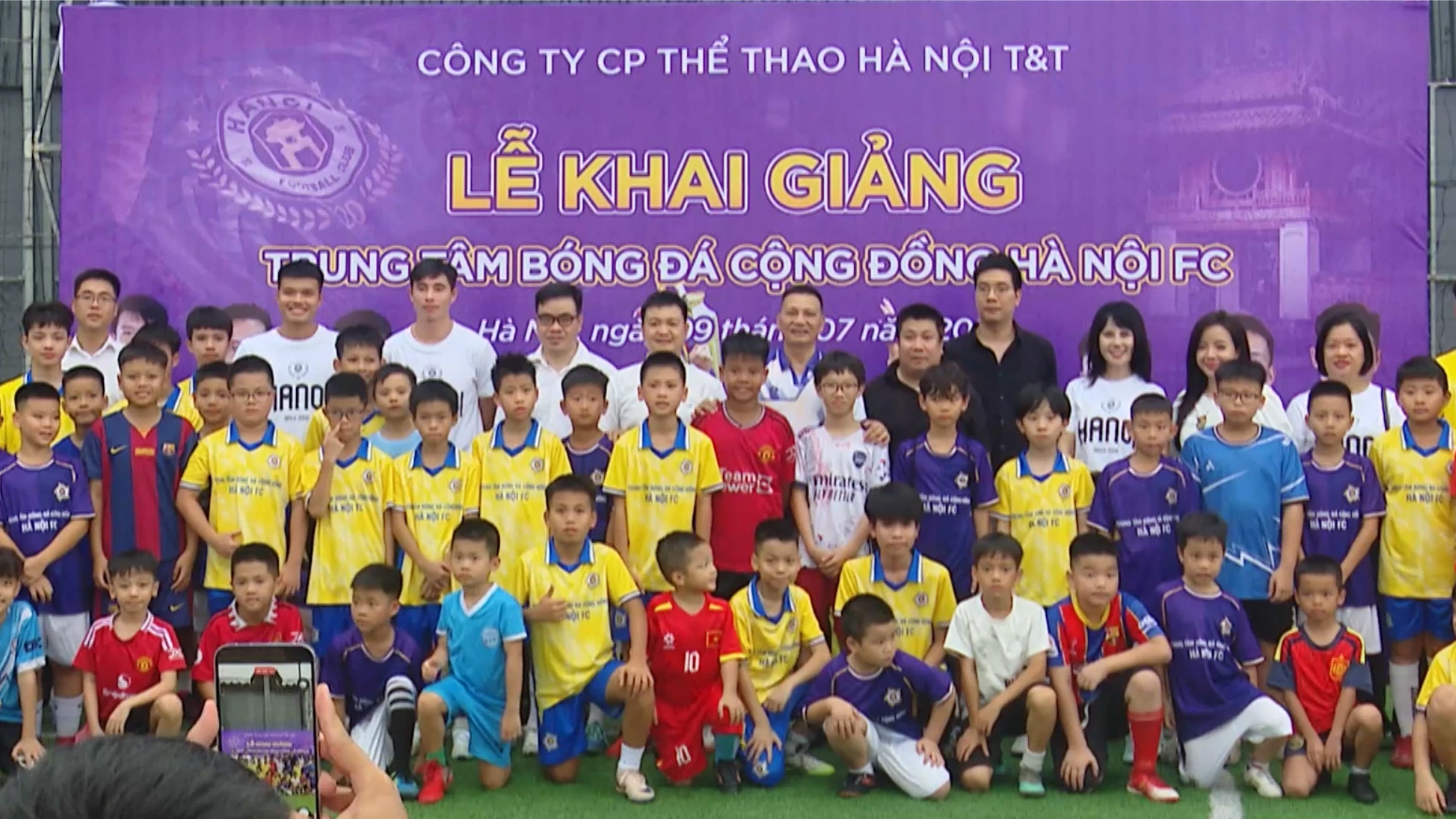 Hà Nội FC: Ươm mầm tương lai từ bóng đá cộng đồng