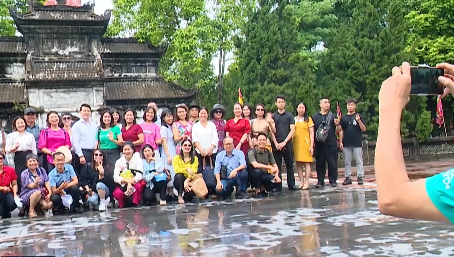 Gỡ khó để du lịch Sơn Tây cất cánh