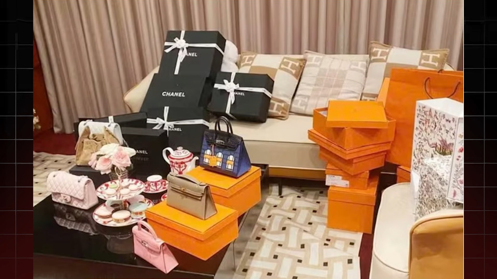 Triệt phá đường dây kinh doanh hàng hiệu giả doanh thu khủng