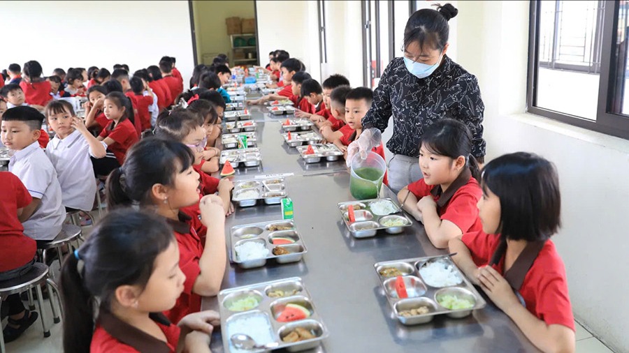 Hà Nội đề xuất tăng mức hỗ trợ bữa ăn bán trú 
