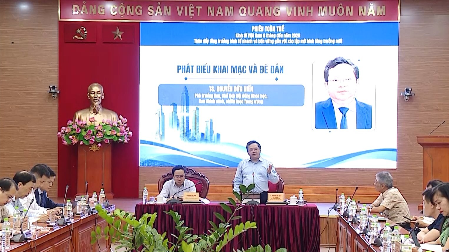 Ba giải pháp hướng tới mục tiêu tăng trưởng kinh tế 10%