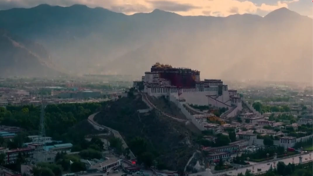 Trung Quốc số hóa kinh lá bối cổ tại Cung điện Potala