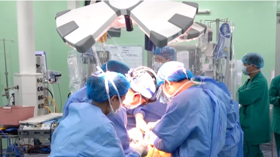 Một cuộc đời cho đi, 7 cuộc đời ở lại
