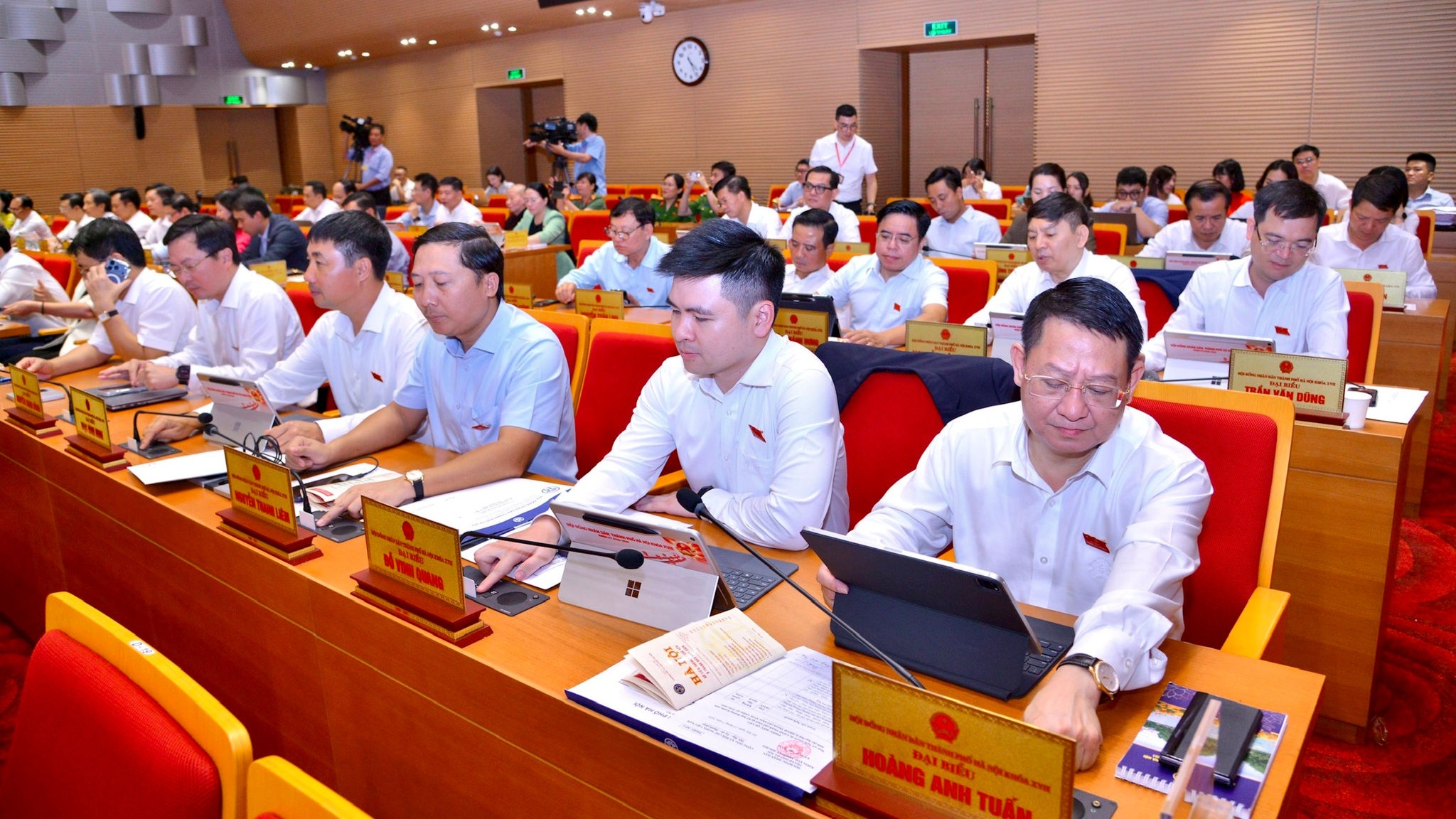 HĐND Thành phố thông qua nhiều Nghị quyết quan trọng