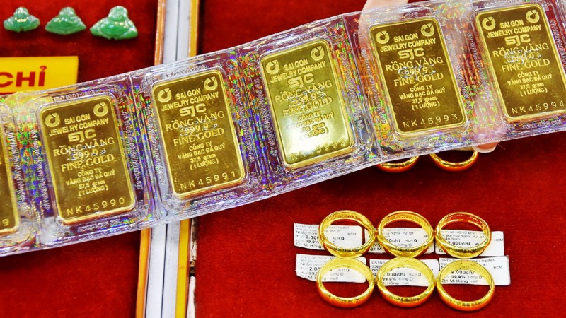 Giá vàng giảm tới 1,6 triệu đồng/lượng
