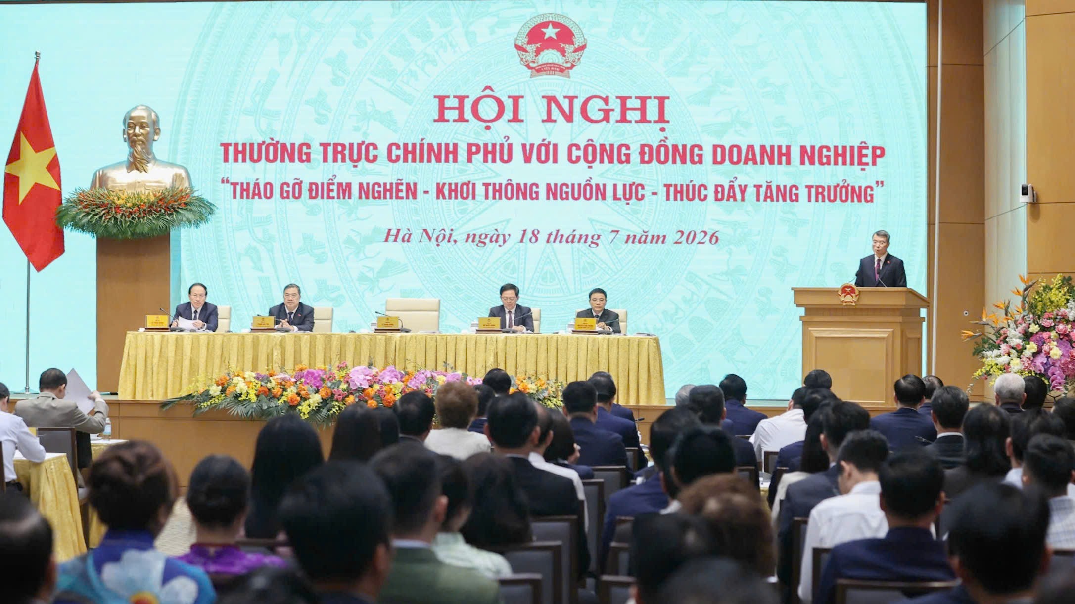 Hội nghị Thường trực Chính phủ với cộng đồng doanh nghiệp